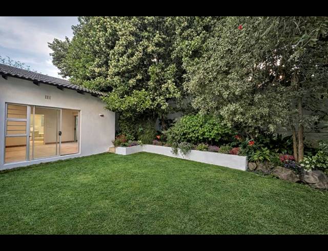 33 BEDROOM CLUSTER FOR SALE IN STRATHAVON